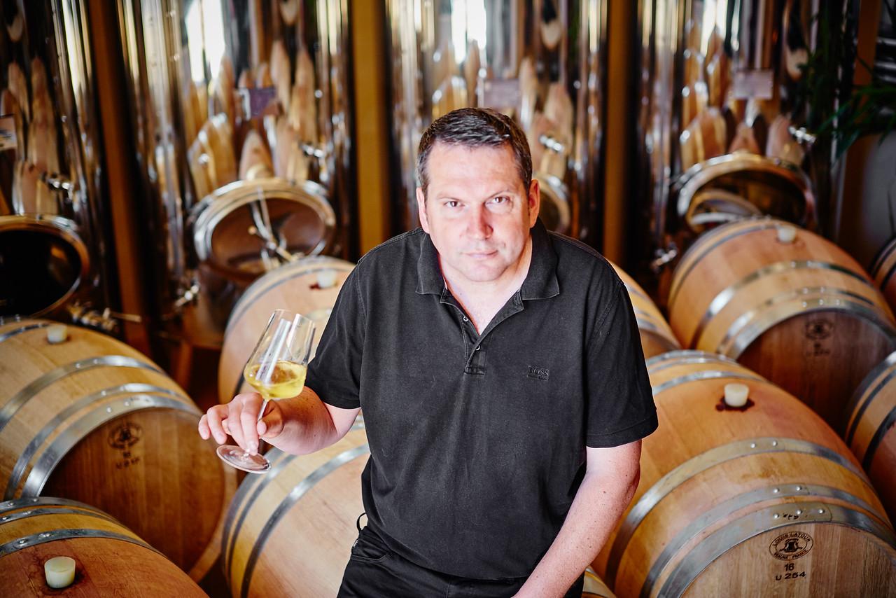 Legendaer-Lounge_Toni-Stahl_Barrique-2-v2