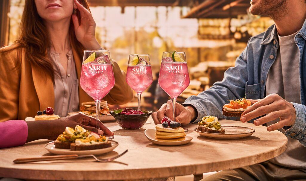 Website-SartiRosa_Brunch_Indoor_0949_FM_v03_NEW_LABEL