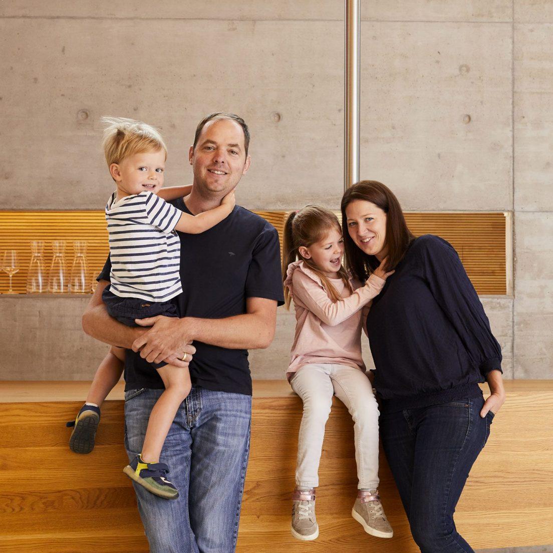 10494_Familie-4-e1617821088193-1104x1104