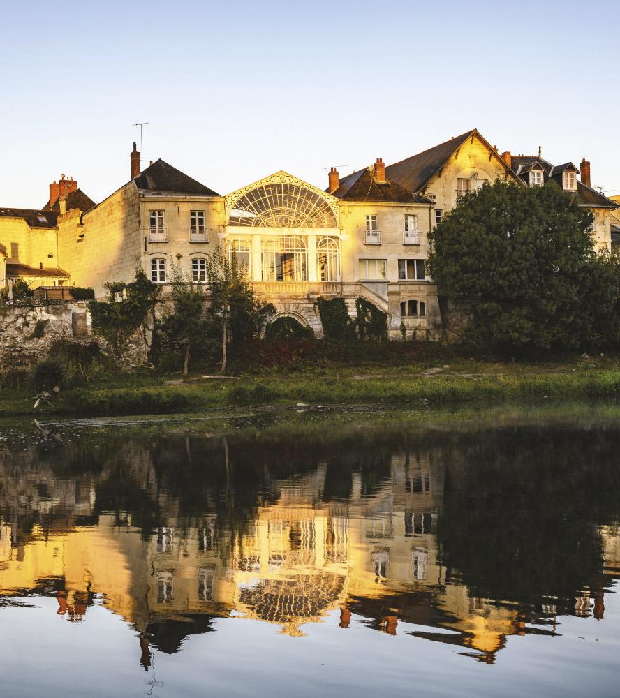 8826_Bouvet_Ladubay_von_der_Thouet_Seite_by_Leif_Carlsson.org