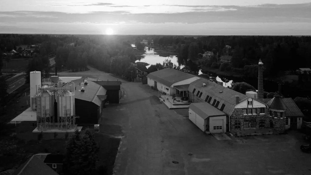 16440_kyroe-Distillery-From-Above-2.jpeg-1024x576